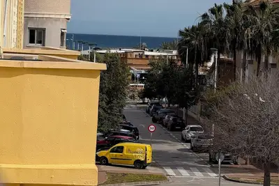 Image de 3 bedroom apartment near beach.