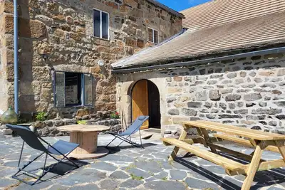Image de Ferme typique restaurée avec vue sur les monts ardéchois