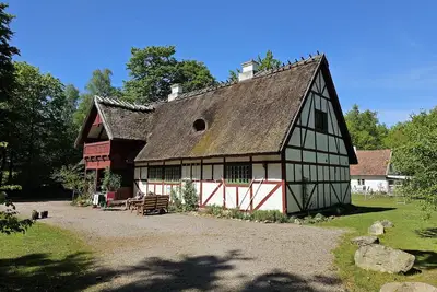 Charming Newly Renovated Cottage in Serene Forest Setting and next to castle