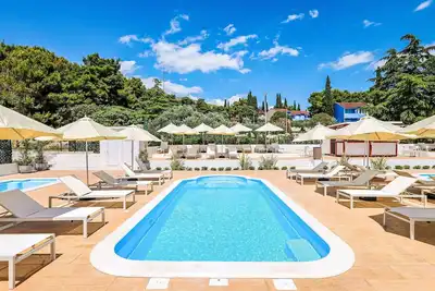 Image de Bel appartement avec piscine, Wifi, climatisation, Tv, terrasse et animaux admis