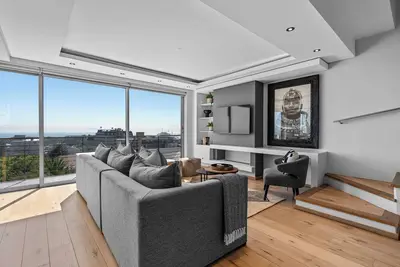 Image de 3-bedroom Penthouse Apt in delightful Cape Town-Centrally Located to Everything