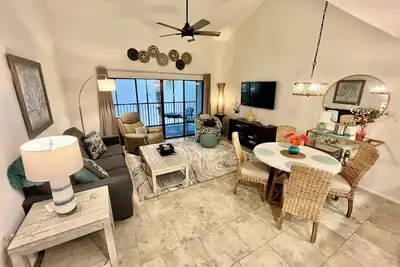 Image de Beautiful Gold-rated condo with easy access to the beach.
