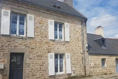 Image de Maison historique 18ème - cour - 5 couchages - Pont-L’Abbé - 10mn plages