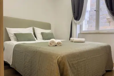 Image de Charming newly renovated 2-bedroom apartment