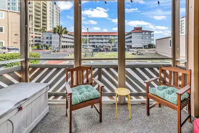 Image de Waipani Villas. 2br/2ba Across the Street from the Ocean. Newly Renovated! .