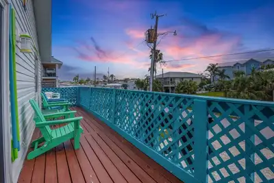 Image de Beach Duplex, Walk to Bradenton Beach and Tiki Bar
