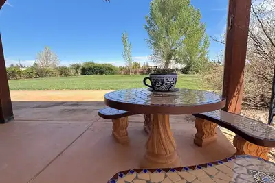 Image de 2 mins to San Pedro Riparian! Country 2 Room Guest Suite on beautiful hobby farm