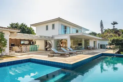Image de Bz 72! Sea View House with 5 suites and pool