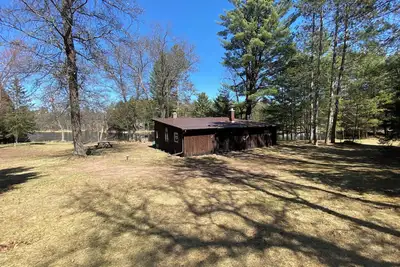 Image de Cottage on the Wi River. Enjoy the nature and beauty of the North Woods.