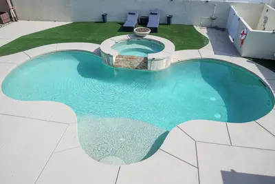 Image de Desert Gem - Spacious home, relaxing pool and spa in Thousand Palms