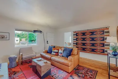 Image de Stylish 2bd/1ba + Office & Yard