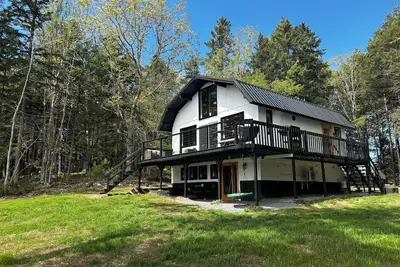 Image de Lake escape! ! Charming 4-bedroom Cottage with Ac and WiFi in welcoming Labelle.