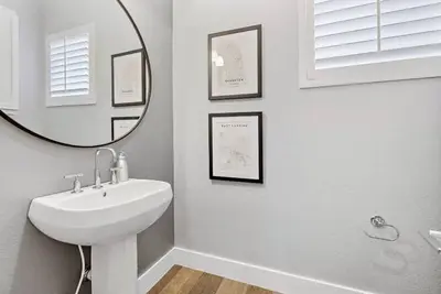 Image de 3-bedroom townhome in wonderful Dallas with Ac, WiFi