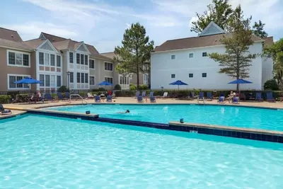 Image de Charming 2-bedroom townhome in fabulous Williamsburg with Ac, WiFi, fitness room