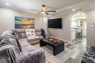 Image de Big Backyard, Big Screens, Big Comfort, Sleeps 10