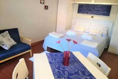 Studio apartment near the sea, with garden and private parking \" The Seagull\"