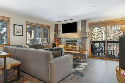 Image de Mountain Modern Ski In-Ski Out Condo With Hot Tub In Beaver Creek - 1br/2ba