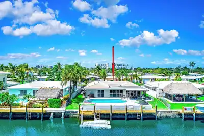 Image de Spacious-beachie-on the water-3br-Sunset-View-Bbq-HeatedPool-WiFi-Ac-kayaks-doc