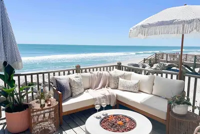 Image de Bohemian Oceanfront family getaway in Cb!