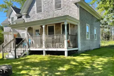 Image de \"PorchView\" at Corea Harbor - sweet one bedroom w\/views! Near Schoodic\/Acadia.