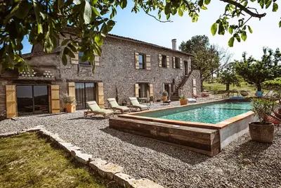 Image de La Maison de Romain – Vue sur les Vignes, Piscine et Confort en Famille