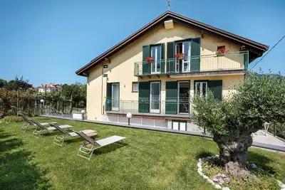 Image de Appartement 'In Villa Degli Dei' avec vue sur la montagne, Wi-Fi et climatisation
