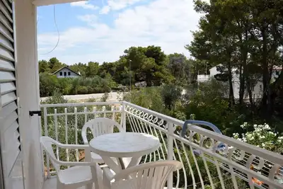 A2 -  apt with balcony, garden & fireplace, 3 min walk to the beach