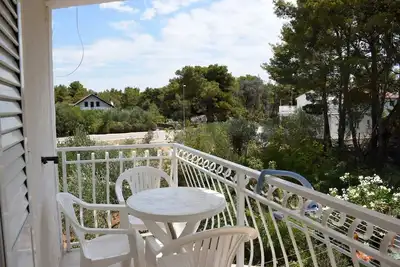 A4 -  apt with balcony, garden & fireplace, 3 min walk to the beach