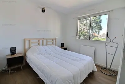 Image de Bm B 11 : Bel  appart lumineux  1 chambre et 1 coin nuit  pr 4 pers. Park privé. A  6mn de la. . .
