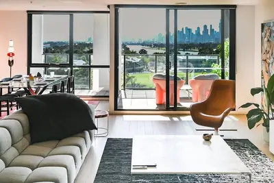 Image de Huge Central Designer Cbd & Bay Facing Apartment