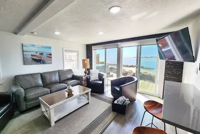 Image de Alsea Bay Cottage! Views! Hot Tub! Dog Friendly!