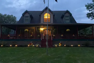 Image de 3-bedroom house in lovely Michigan City with Pool, Hot tub, WiFi, Ac