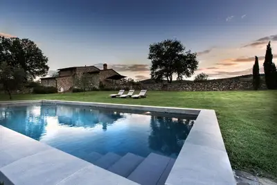 Image de Charming Villa with Private Pool immersed in the greenery of Chianti