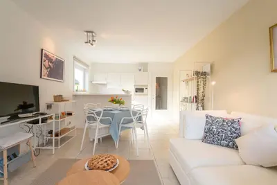 Image de Appartment with beach cabine and parking by Interhome