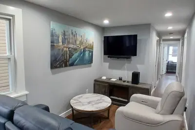 Image de Monthly Stays: 2br apartment 8 Min Walk from Nj Transit Train to Nyc