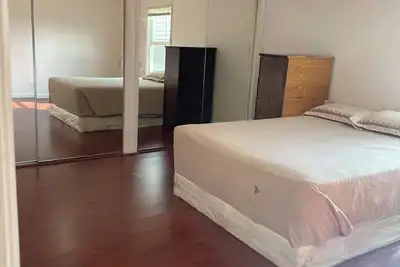 Image de Spacious 2Bedroom House 1Bath in the Heart of the Bay. Minutes from attractions.