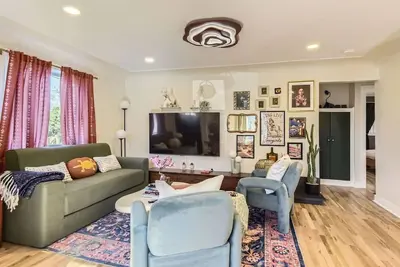 Image de The Emerald Haus: Stylish Retreat Near Regis
