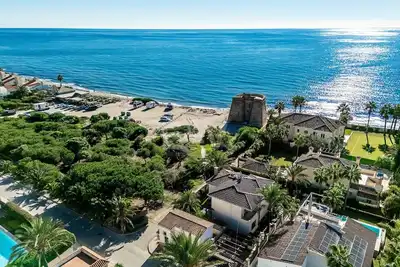 Image de New Beachfront Villa with Sea Views - Marbella