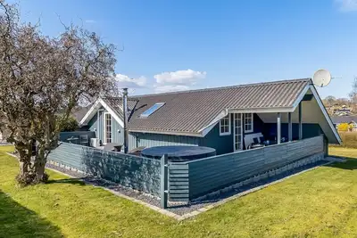 Image de \"Aika\" - 450m from the sea by Interhome