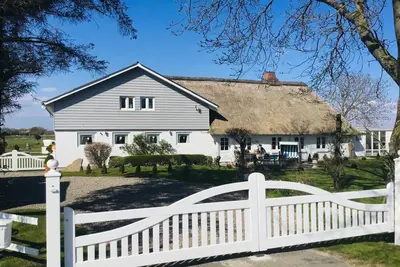 Image de Summer love vacation apartment on the North Sea with a view of the countryside