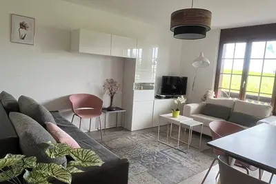 Image de Appartement tout confort avec balcon et vue