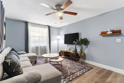 Image de 3102 E Knollwood St. Tampa #B