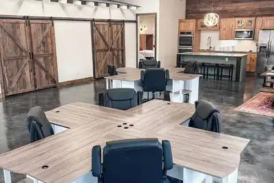 Image de Cottonlove Crafthouse Sewing/Craft Retreat: Sand Springs Weekend escape, 8 beds.