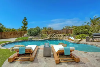 Image de O-side Oasis - Luxury Home with Pool & Fire Pit