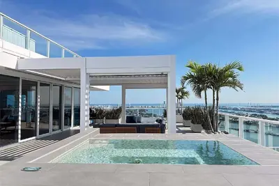 Image de Penthouse with Stunning Views in Edgewater, Miami