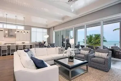 Image de Modern Beachfront Home in Bonita Springs