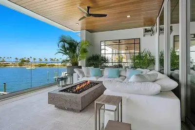 Image de Modern Waterfront Condo in Sarasota