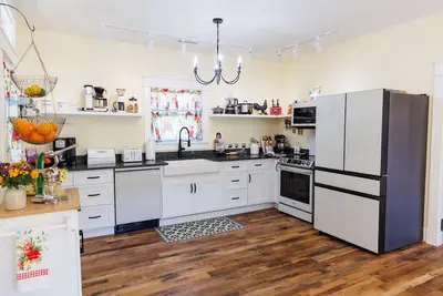 Image de c1815, 3-bedroom Bed & breakfast in charming Historic Brownsburg with WiFi, Ac
