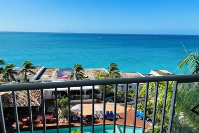 Image de Panoramic Seaview 1 bedroom condo with Ac and Pool and Private Beach Access