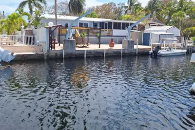 Image de Canal Cottage ~ Private and Serene Getaway! Oceanside 3 Bedrooms 2 Full Baths